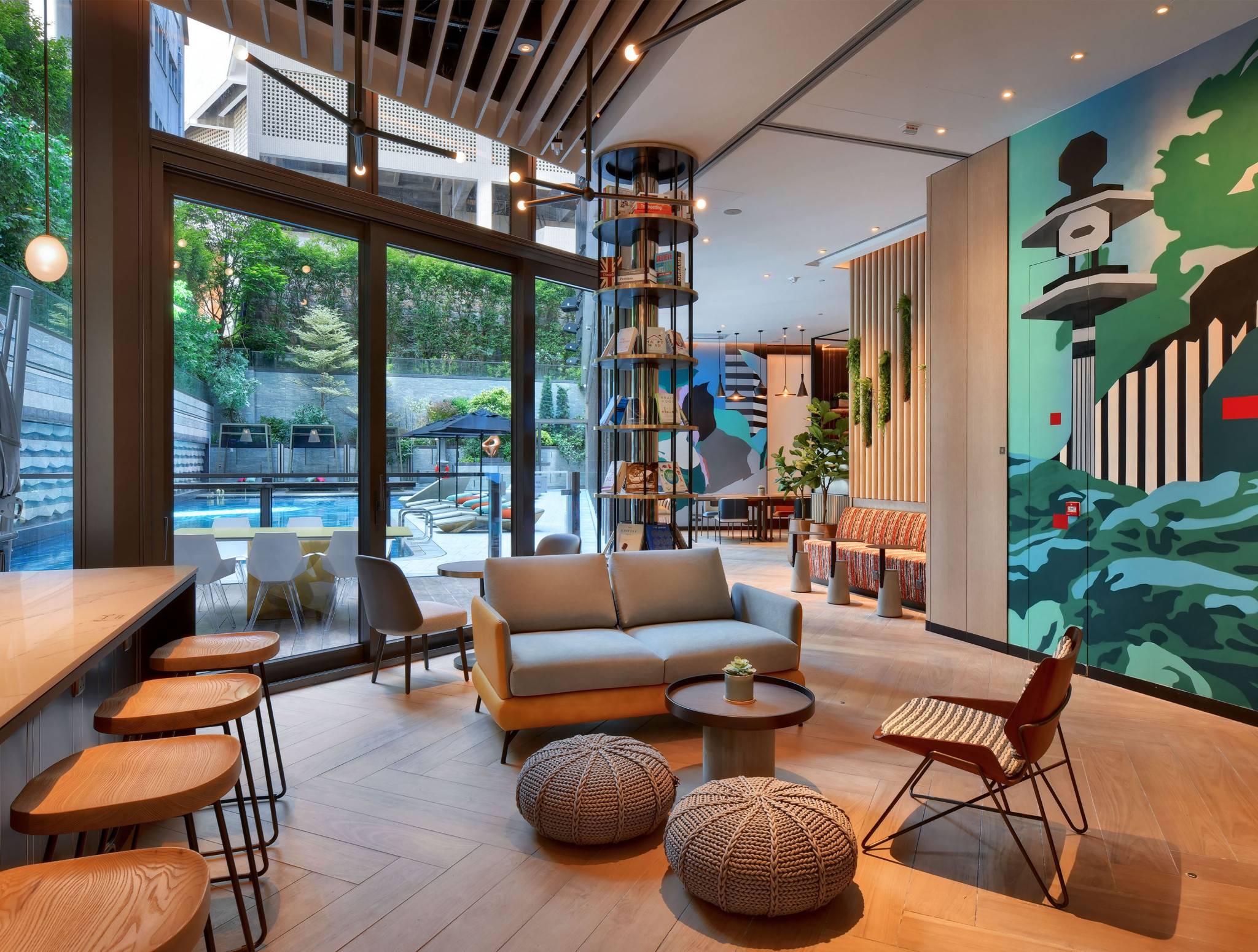1F LOUNGE
